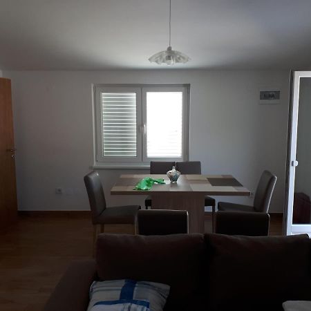 Apartmani Andrea Karlobag Kültér fotó