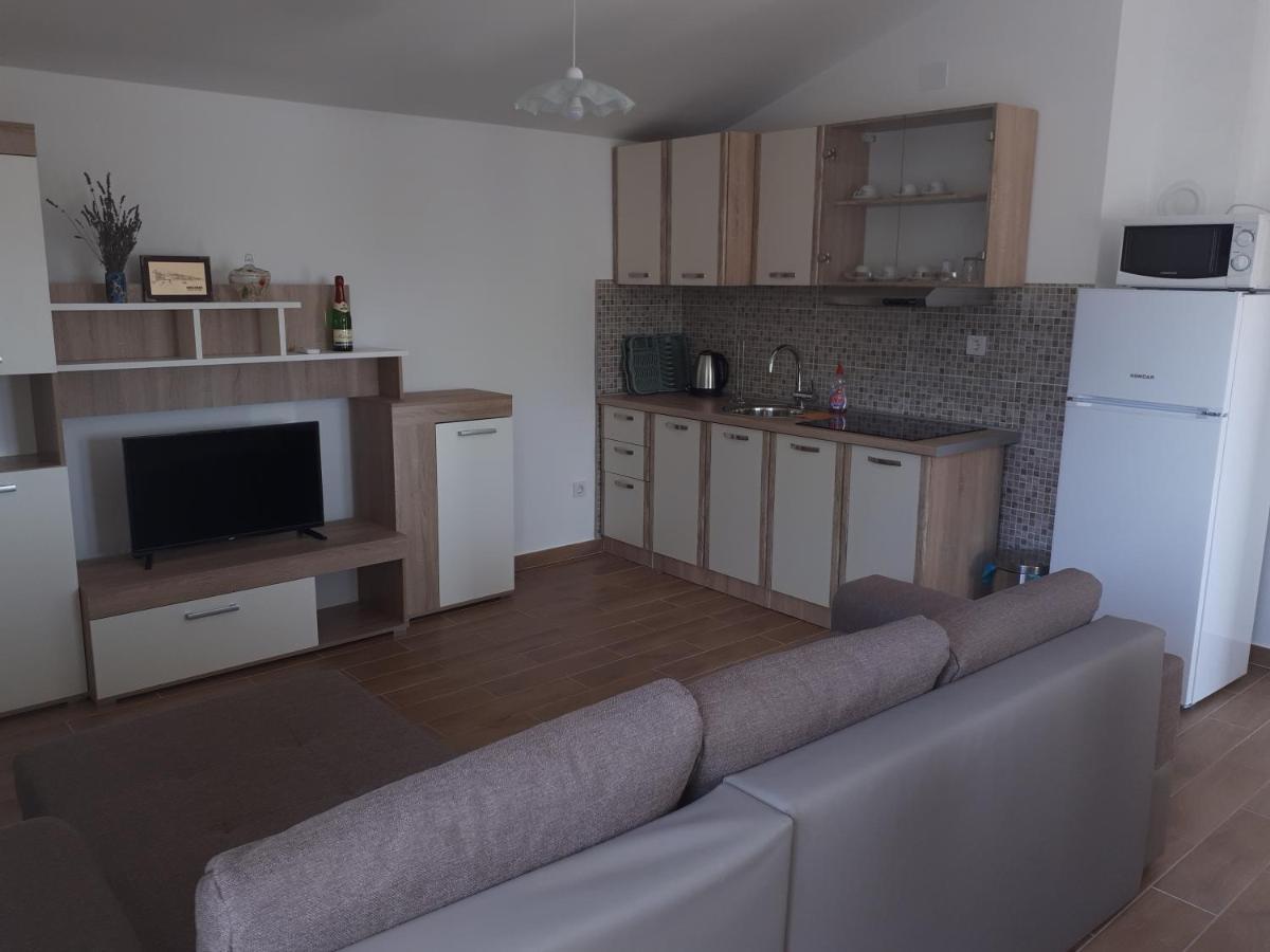 Apartmani Andrea Karlobag Kültér fotó
