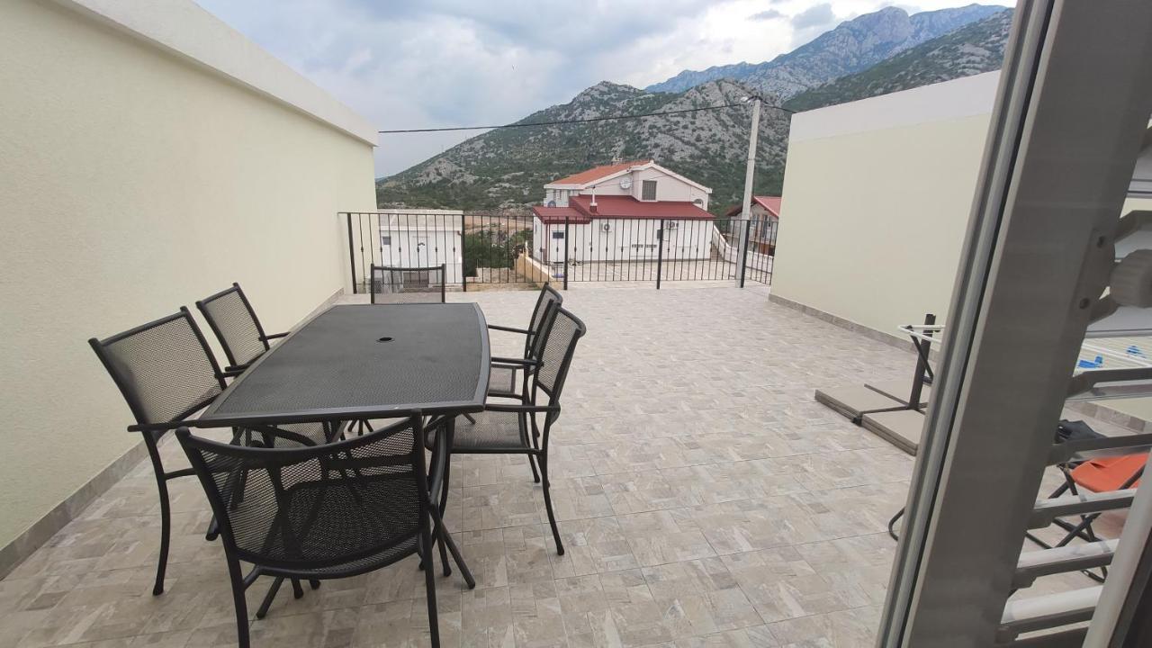 Apartmani Andrea Karlobag Kültér fotó