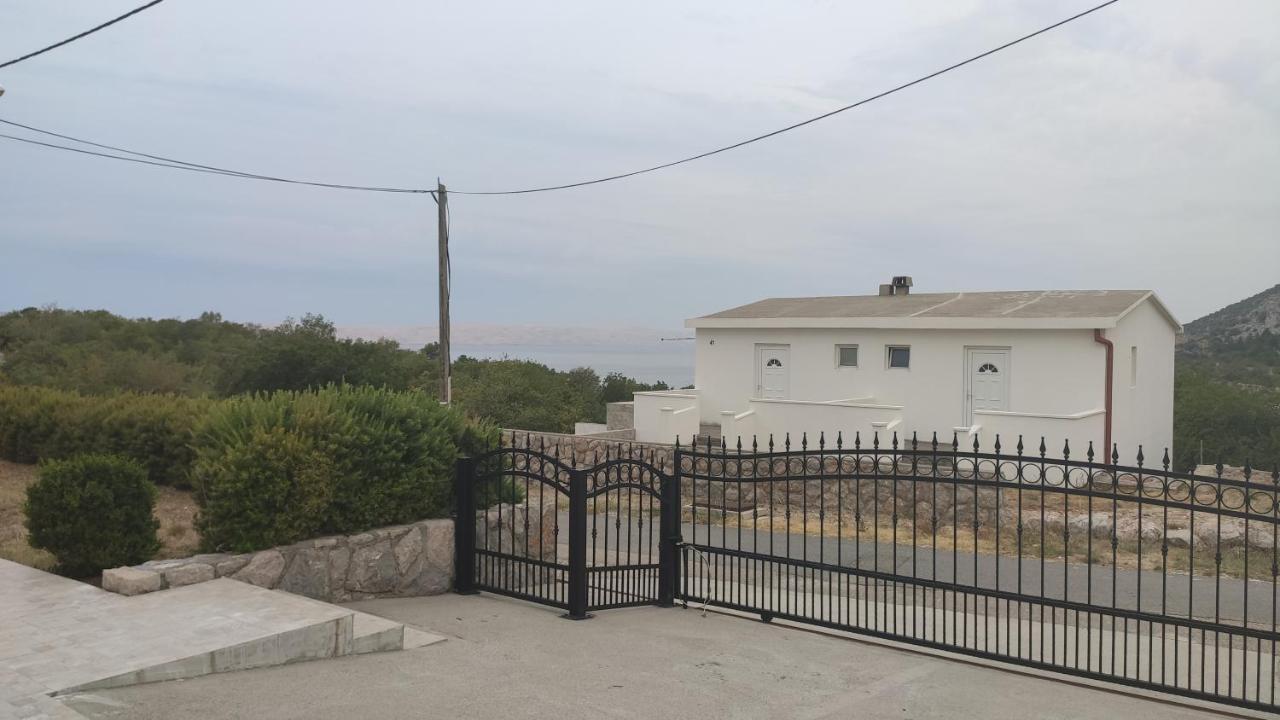 Apartmani Andrea Karlobag Kültér fotó