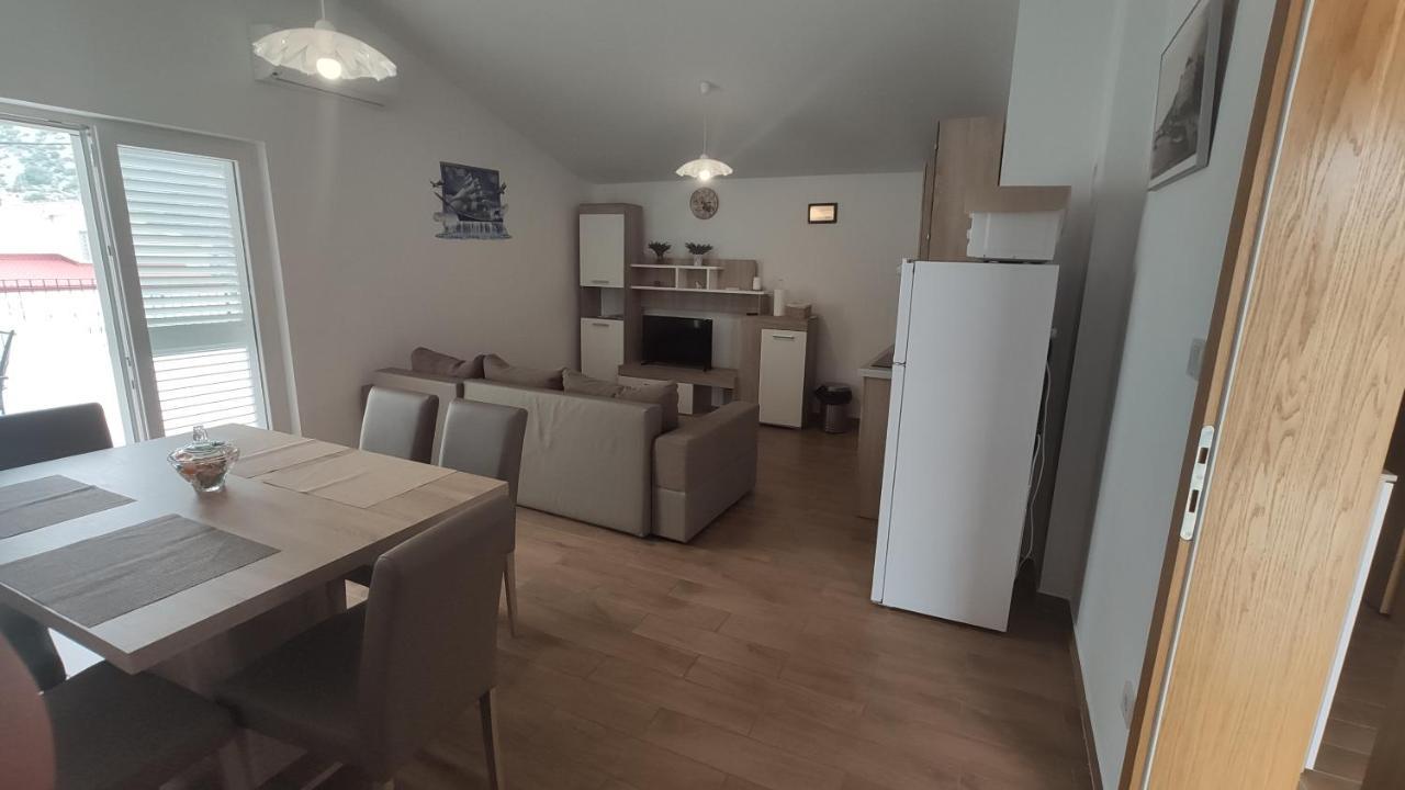 Apartmani Andrea Karlobag Kültér fotó