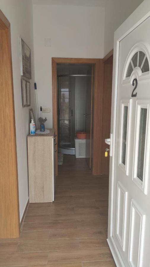 Apartmani Andrea Karlobag Kültér fotó