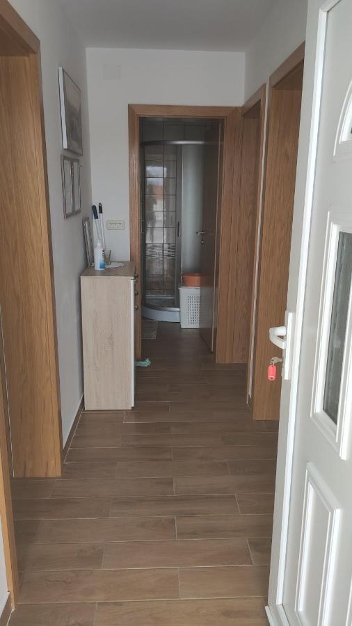 Apartmani Andrea Karlobag Kültér fotó